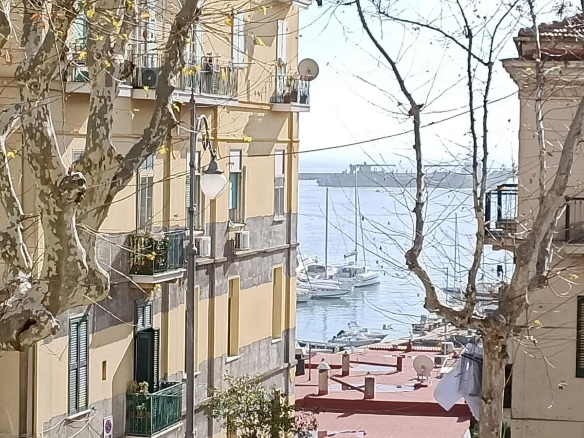 Apartmán Piazza Alario Salerno Exteriér fotografie