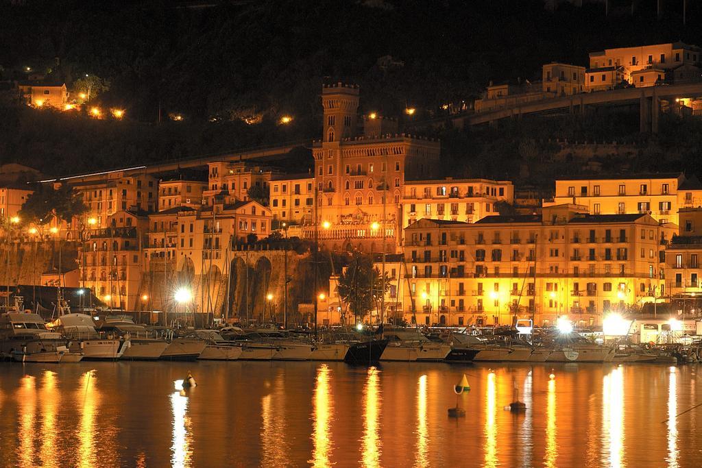 Apartmán Piazza Alario Salerno Pokoj fotografie