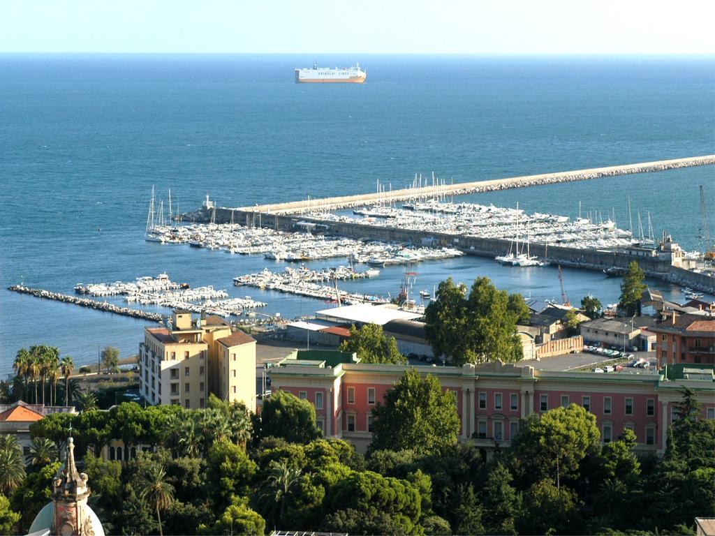 Apartmán Piazza Alario Salerno Exteriér fotografie